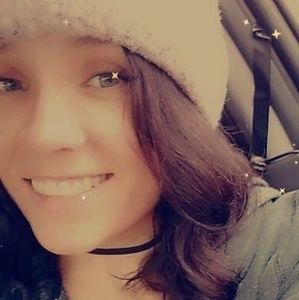 Meet your Posher, Caroline